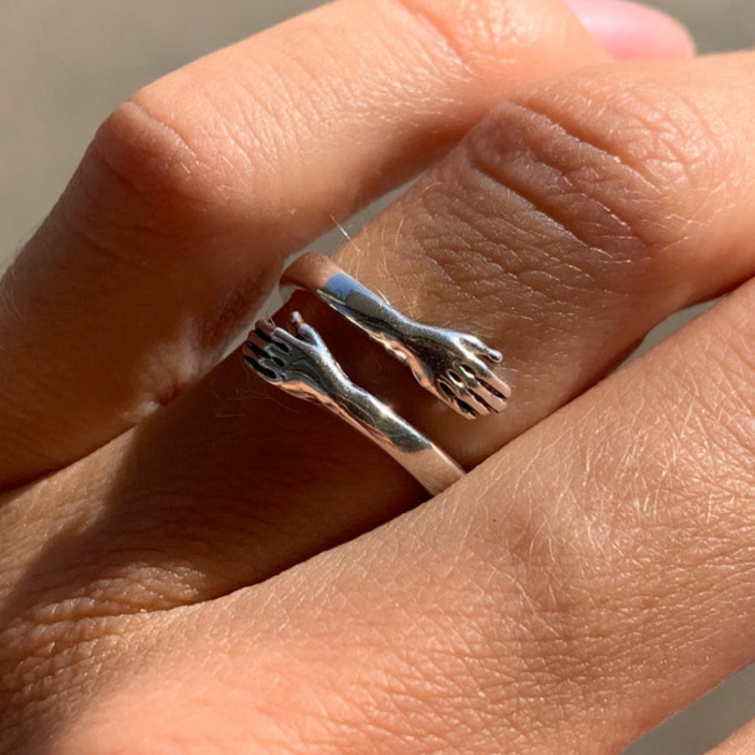 Maui Hug Ring Buy 2 Get 1 Free 🩷